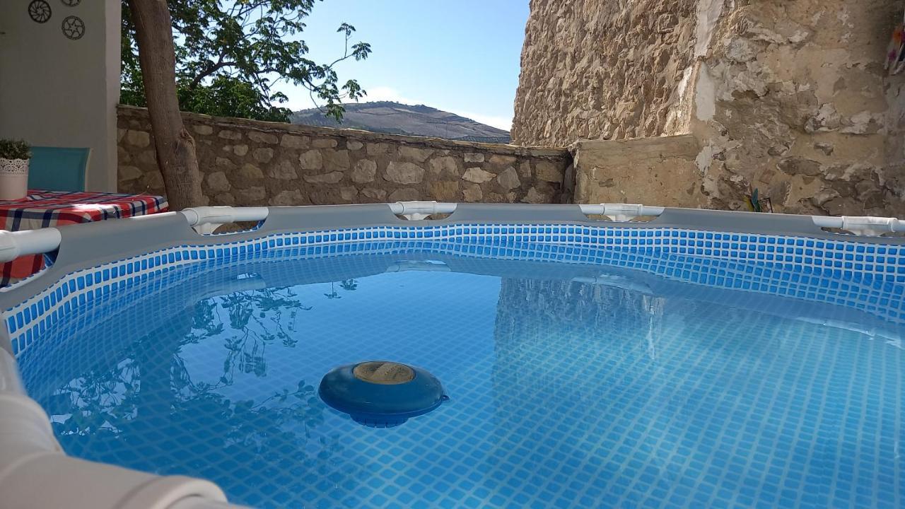 Casa Singular Y Con Encanto Baena Bagian luar foto